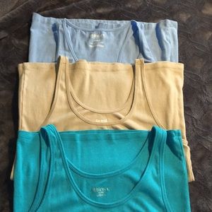 3 XL tank tops.